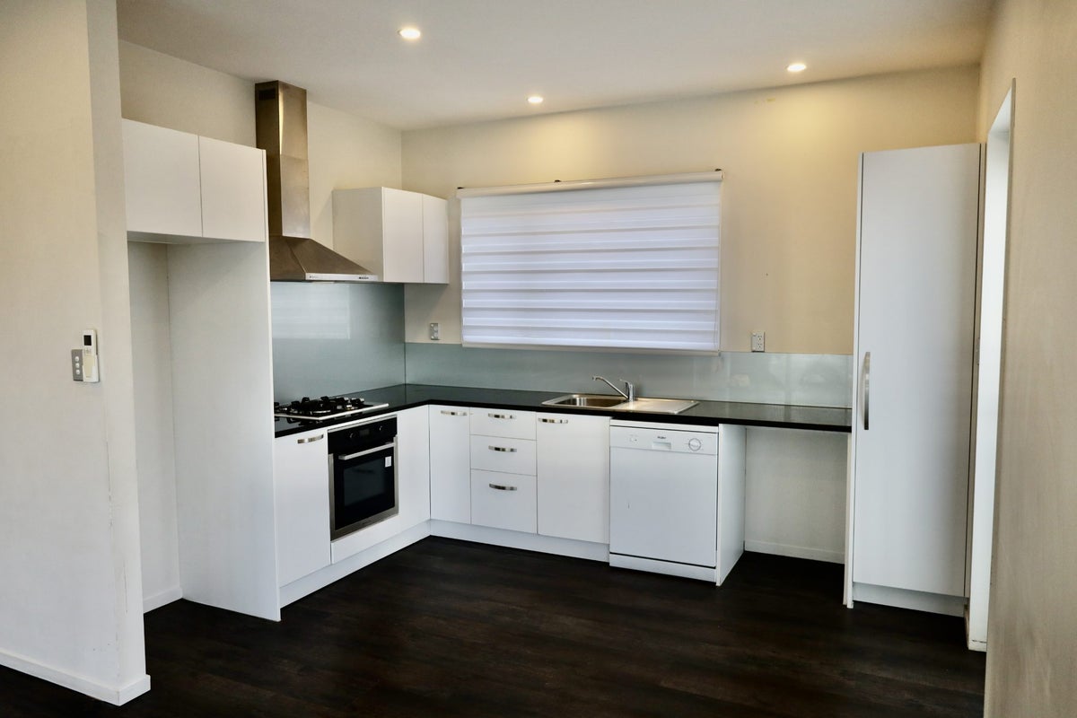 80 Seymour Road, Sunnyvale, Auckland - Carousel 2