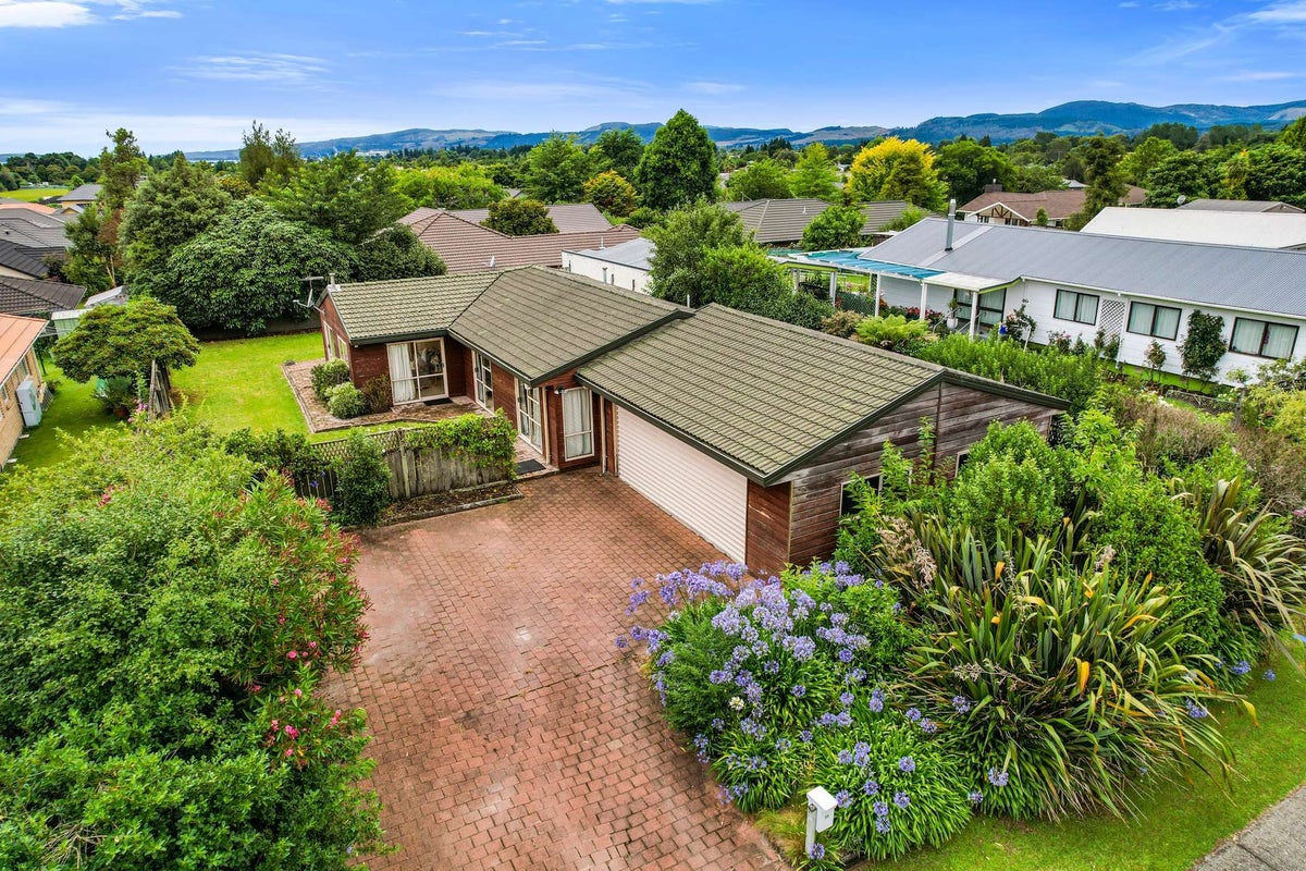 35 Hodgkins Street, Pukehangi, Rotorua - Carousel 2