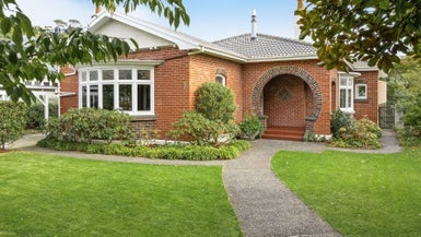 10 Sandringham Street, Saint Clair, Dunedin - Carousel 1