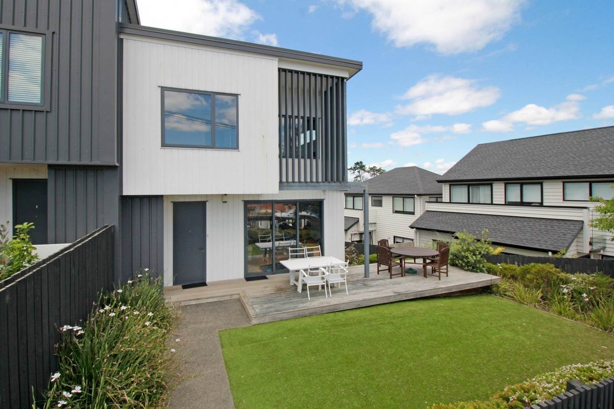 14 Lyndhurst Street, Wai o Taiki Bay, Auckland - Carousel 1