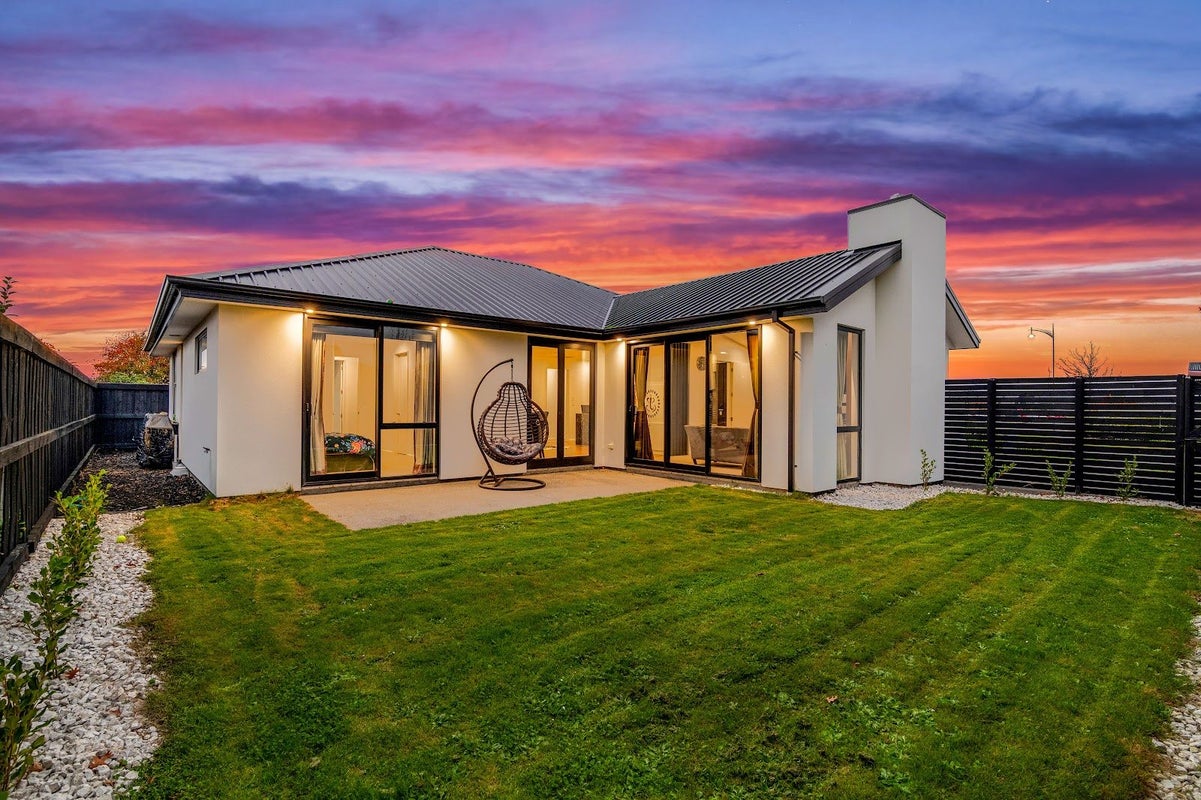 17 Billington Drive, Halswell, Christchurch - Carousel 2
