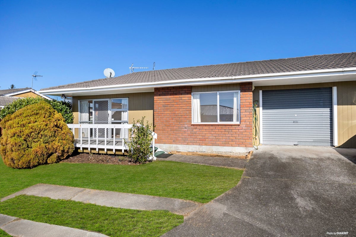 2/113 Lynwood Road, New Lynn, Auckland - Carousel 2