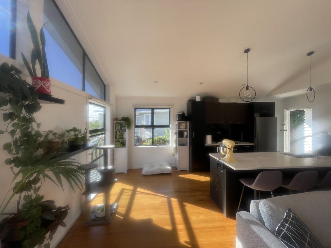 17 Kelkirk Street, Kelston, Auckland - Carousel 1
