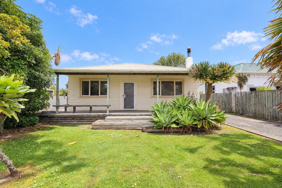 26 Parau Street, Kaiti, Gisborne - Carousel 1