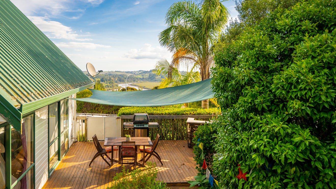 320 Whangaparaoa Road, Stanmore Bay, Whangaparaoa - Carousel 1