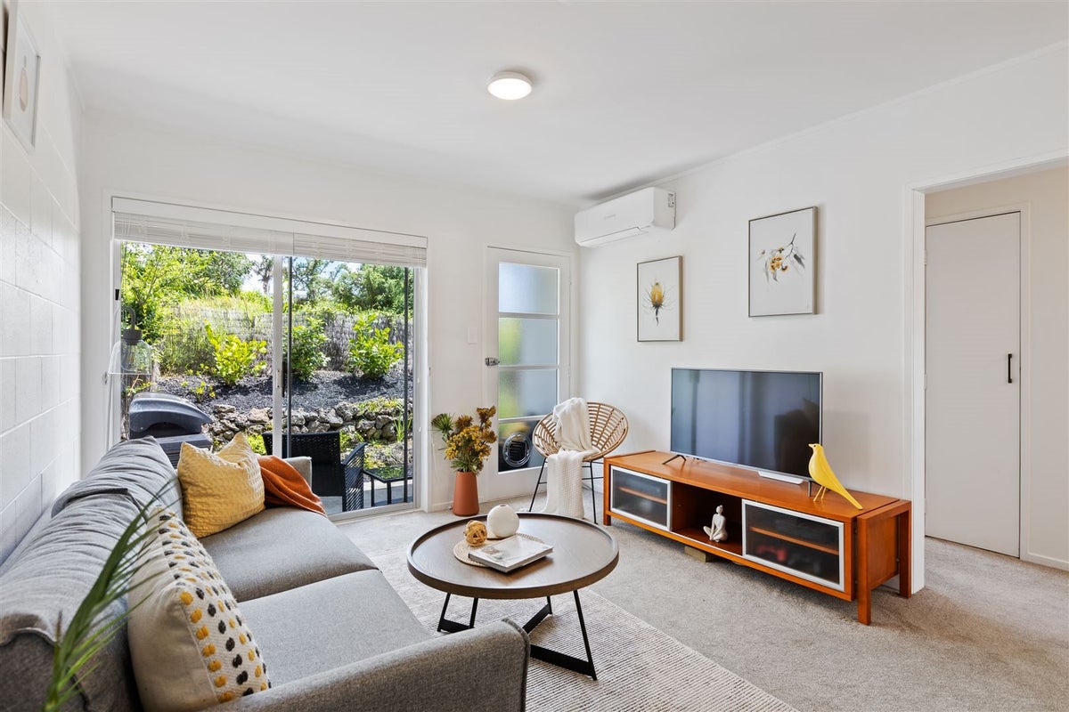 2/9 John Court Street, Birkenhead, Auckland - Carousel 1