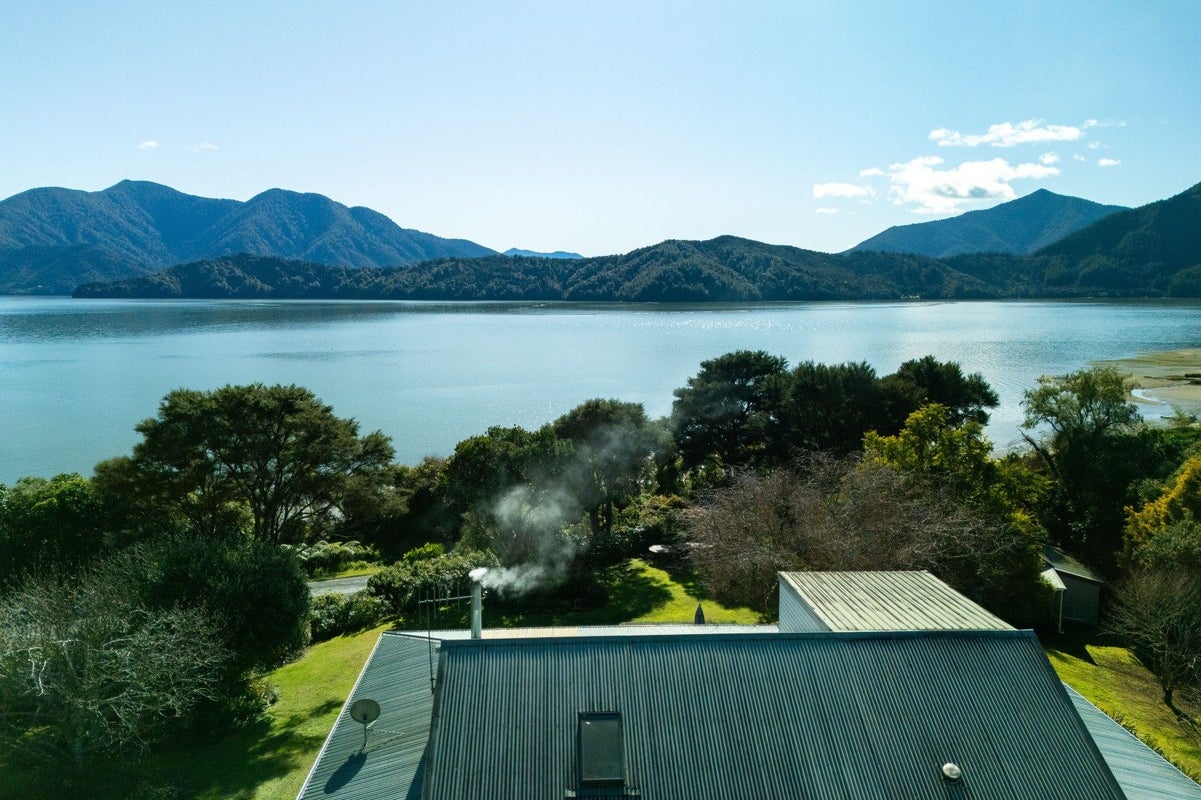 718 Kenepuru Road, Picton - Carousel 40