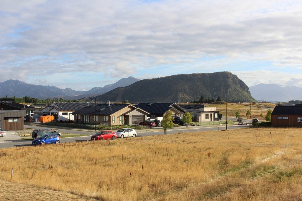 6 Doug Ledgerwood Drive, WANAKA - Carousel 15