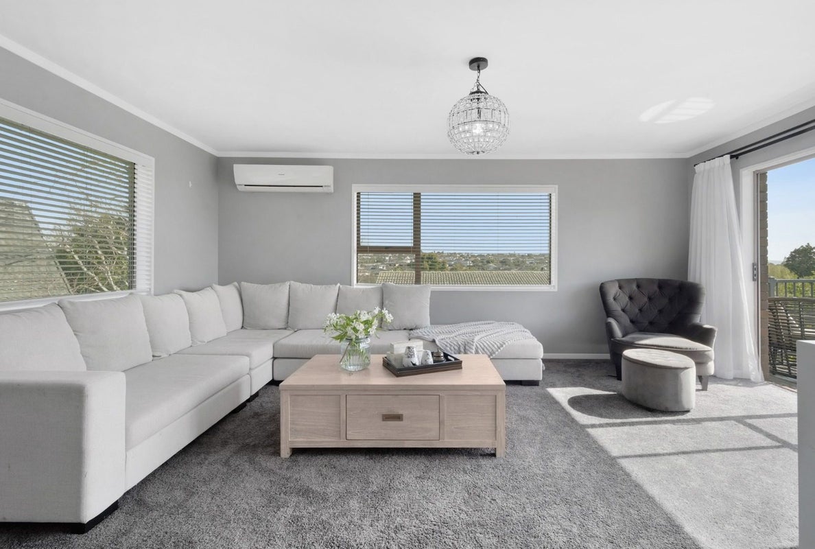2/7 Malloy Place, Eastern Beach, Auckland - Carousel 2