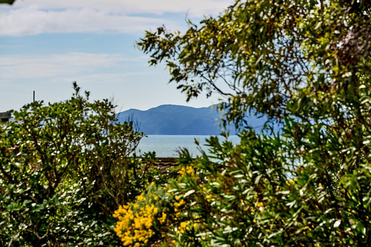 13 Pukerua Beach Road, Pukerua Bay, Porirua - Carousel 1