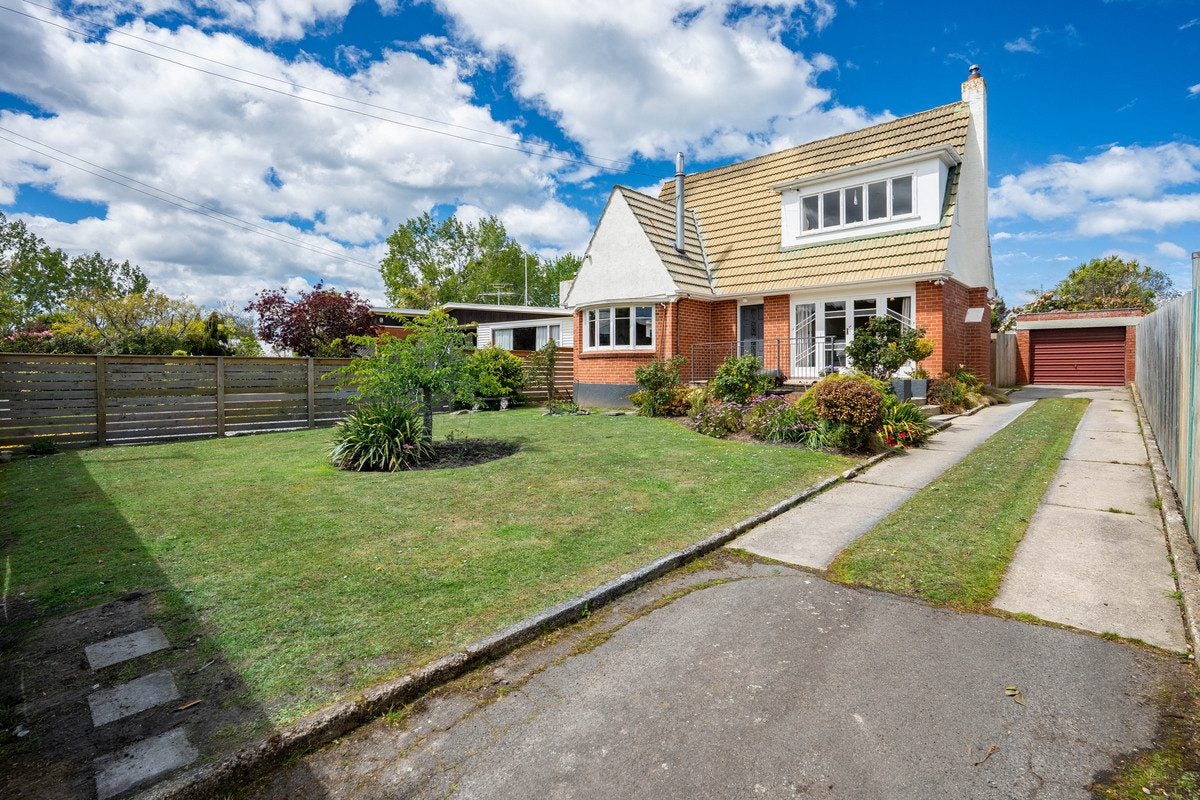 44 Martin Road, Fairfield, Dunedin - Carousel 1