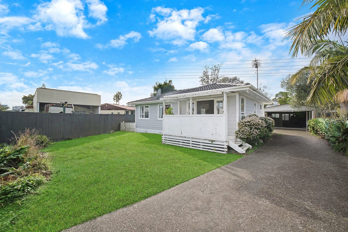 9A Inver Street, Glen Eden, Auckland - Carousel 2