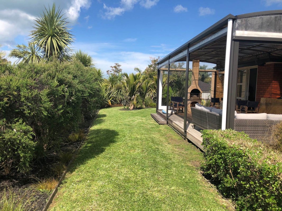 15 Columbia Crescent, Beachlands, Auckland - Carousel 2