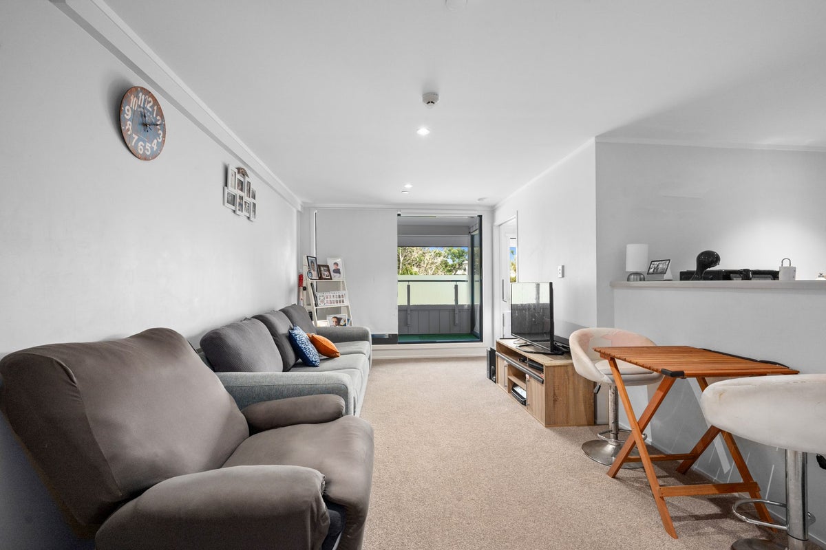 13A/30 Westward Ho, Glen Eden, Waitakere - Carousel 2