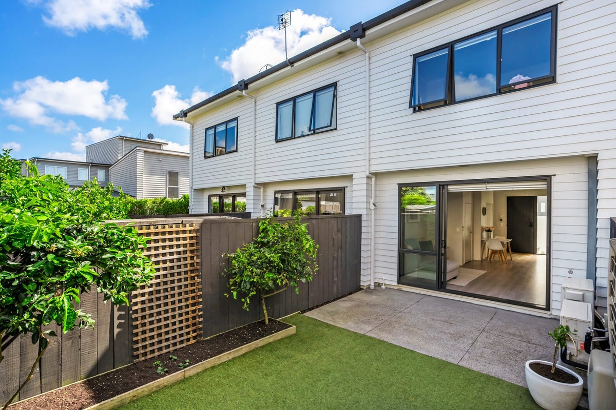 7 Harakeke Road, Hobsonville, Auckland - Carousel 2