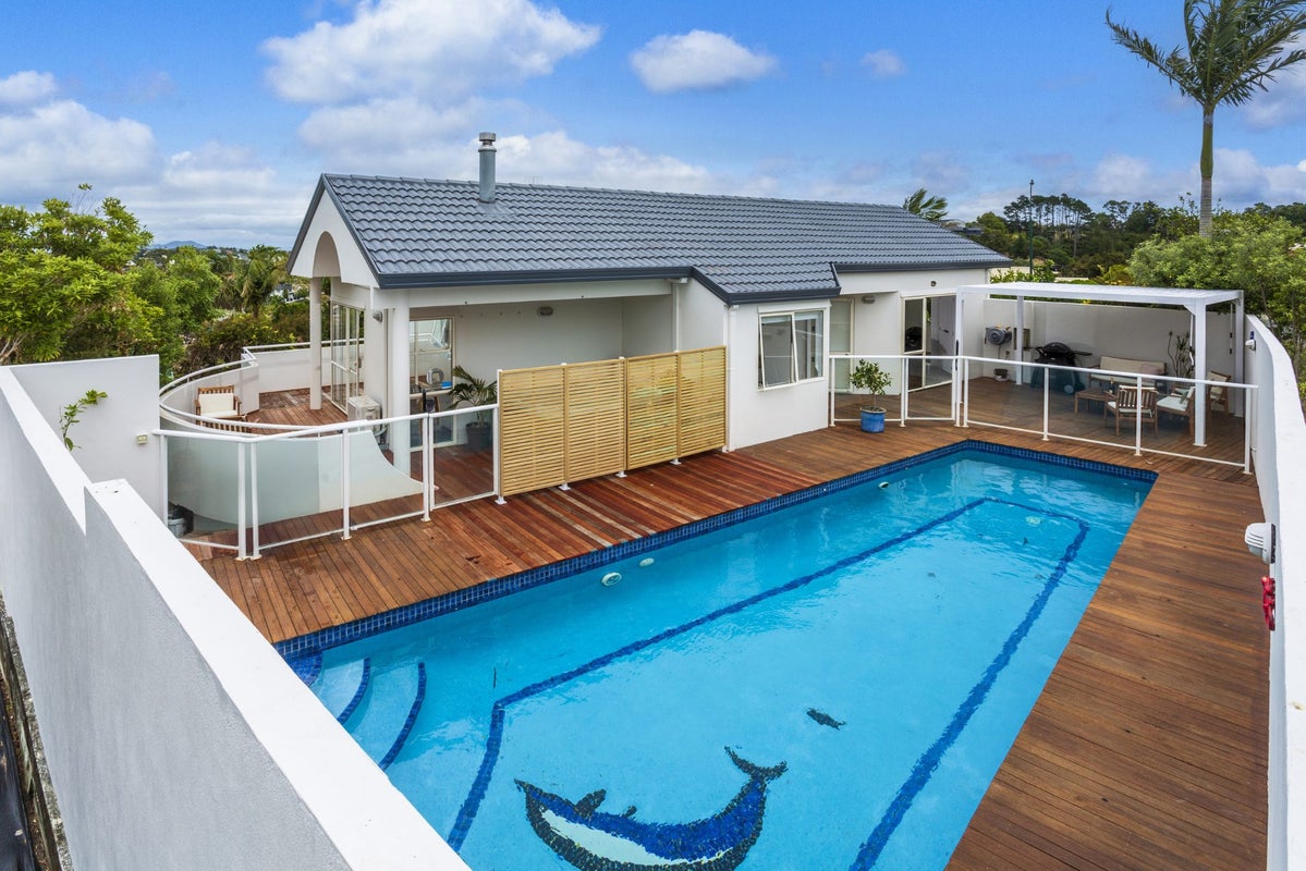 8 Caversham Drive, Torbay, Auckland - Carousel 2