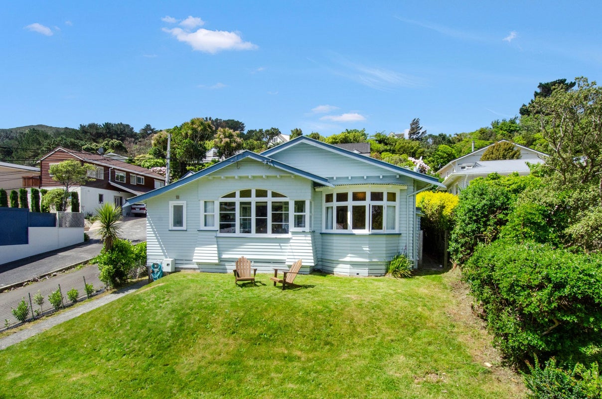 98 Parkvale Road, Karori, Wellington - Carousel 1