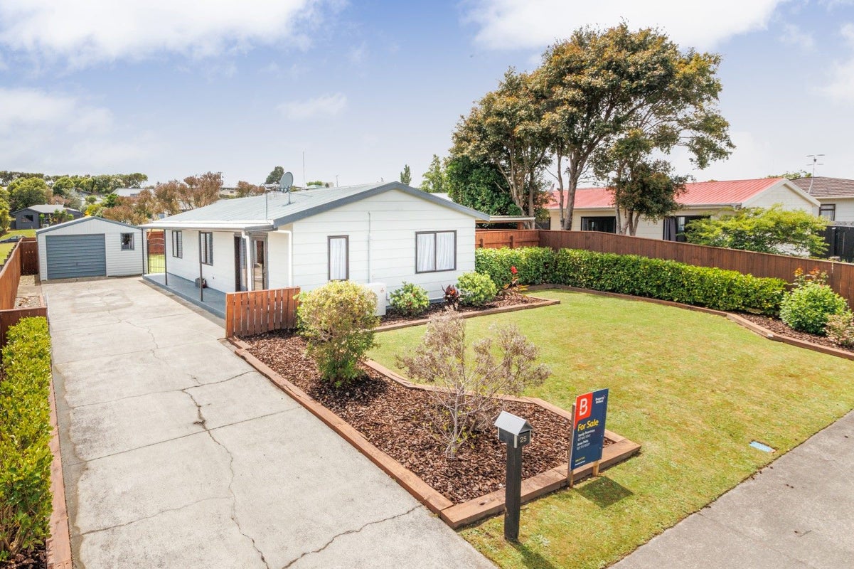 25 McLeavey Drive, Kelvin Grove, Palmerston North - Carousel 1