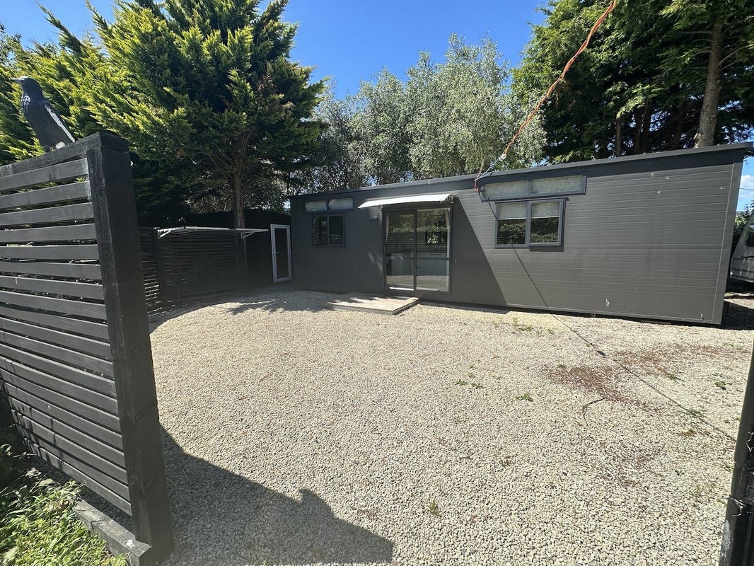 9 Malcolm Gillies Grove, Totara Park, Upper Hutt - Carousel 1