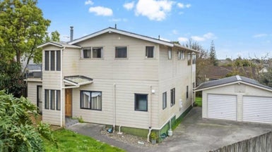6 Thurston Place, Bucklands Beach, Auckland - Carousel 1