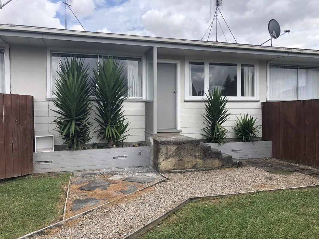 2/76 Tawa Street, Melville, Hamilton - Carousel 1