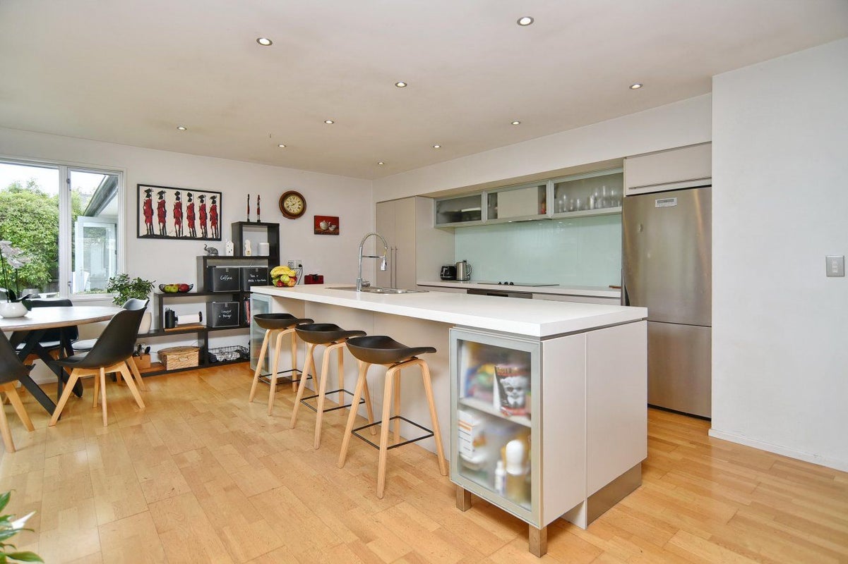 9 Springside Place, Redwood, Christchurch - Carousel 2