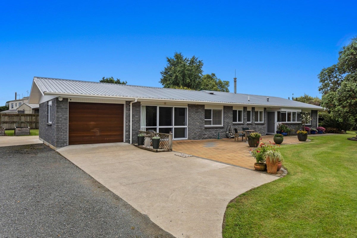 18 Station Road, Poroporo, Whakatane - Carousel 1
