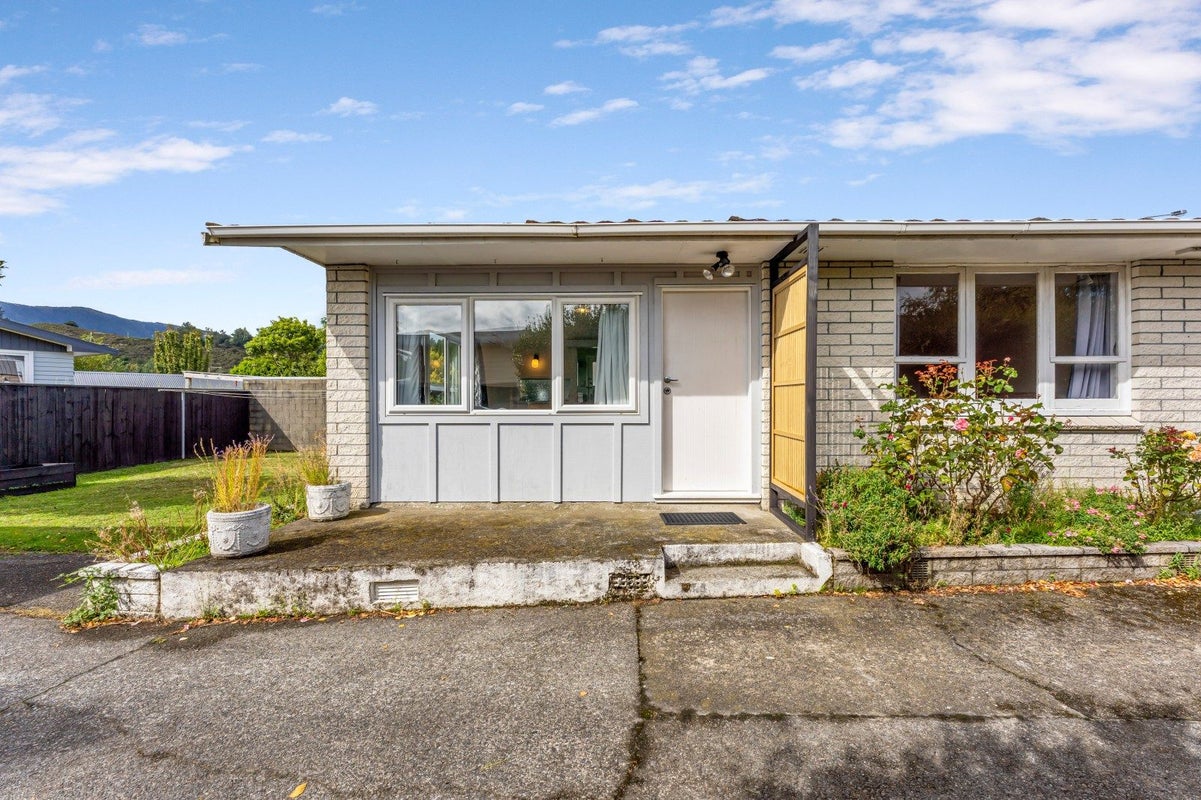 2/1242 Fergusson Drive, Brown Owl, Upper Hutt - Carousel 2