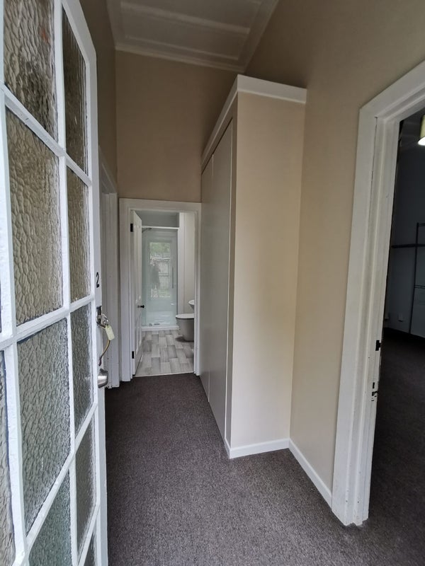 4 Mountain View Road, Morningside, Auckland - Carousel 2