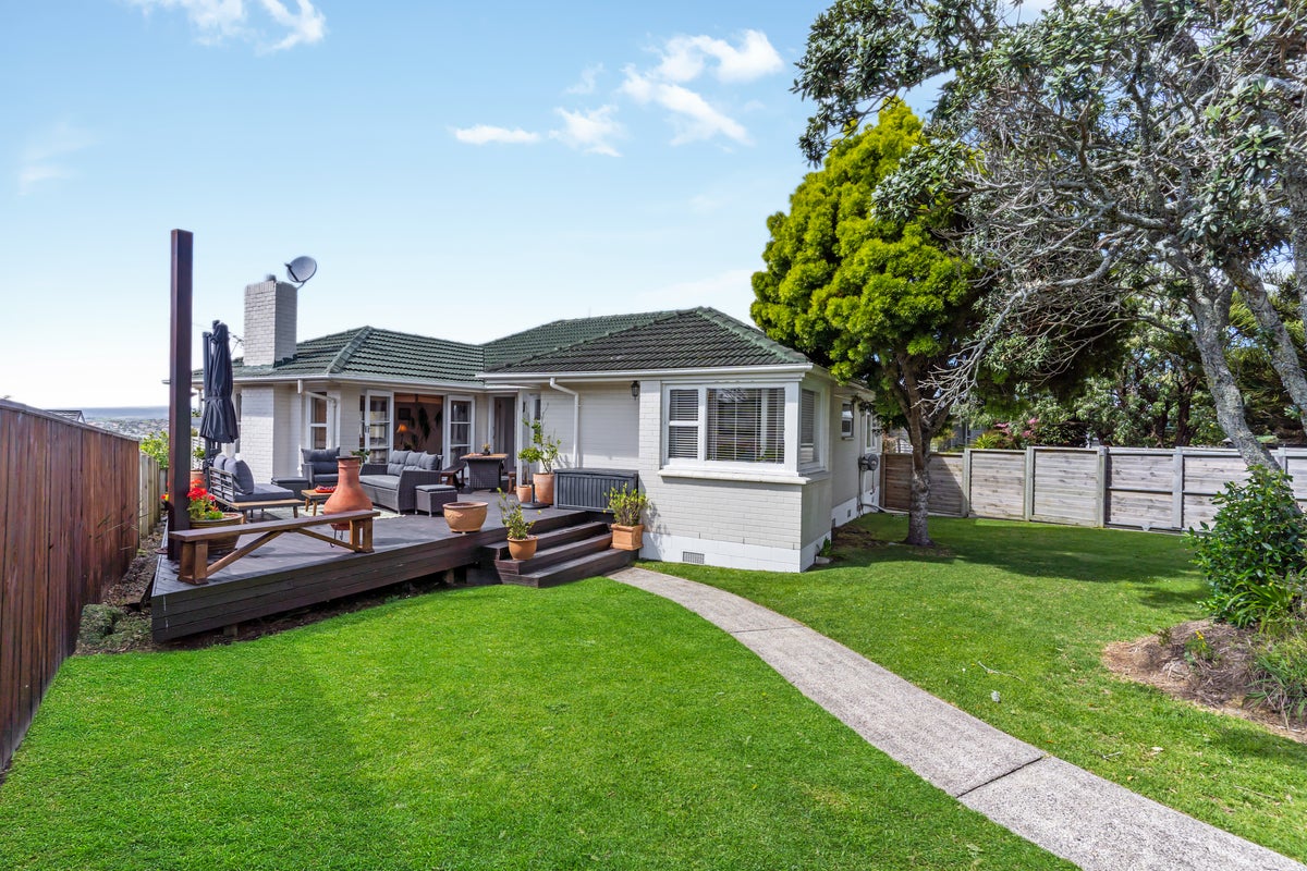 86 Bradbury Road, Botany Downs, Auckland - Carousel 1