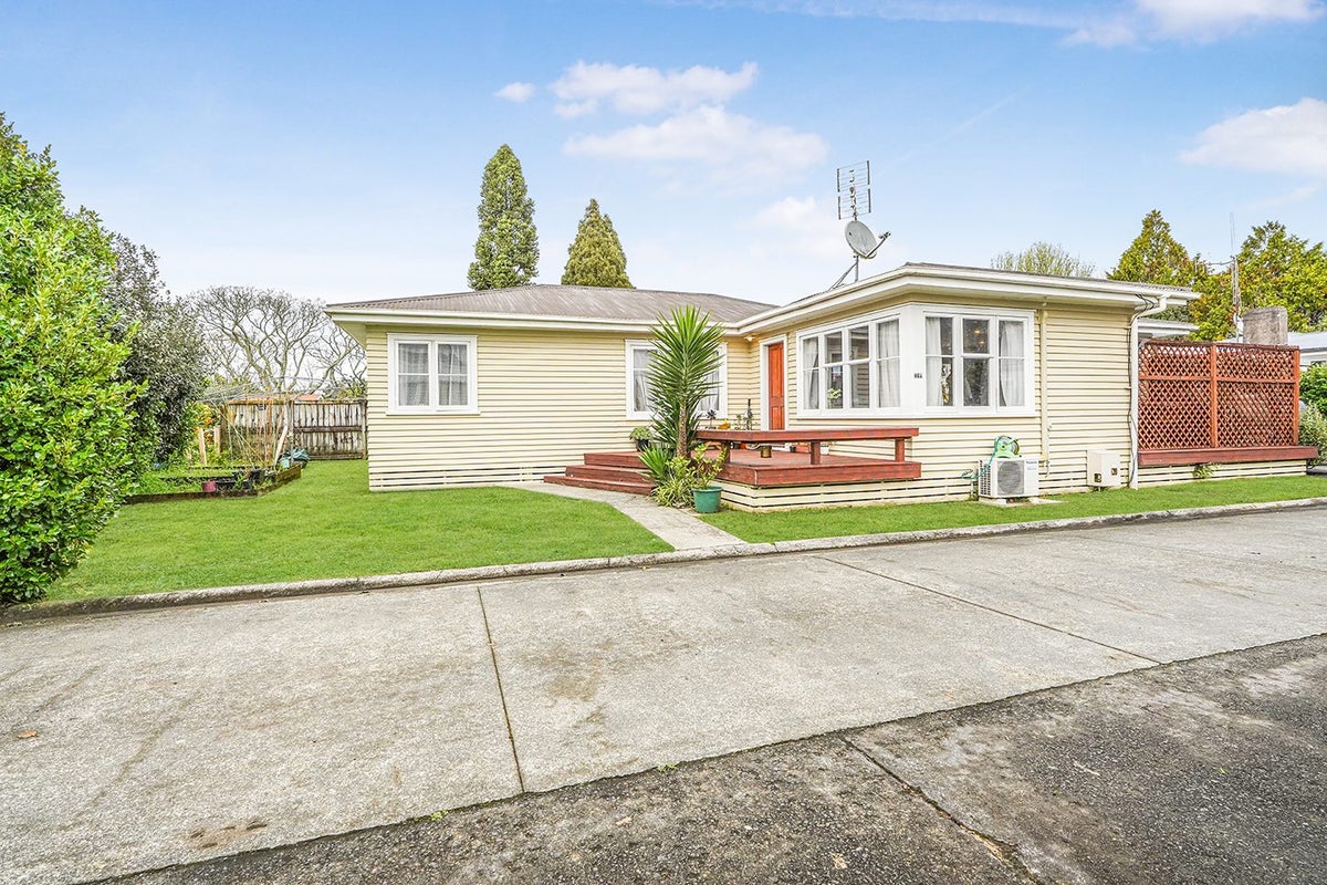 46A Galloway Street, Hamilton East, Hamilton - Carousel 2