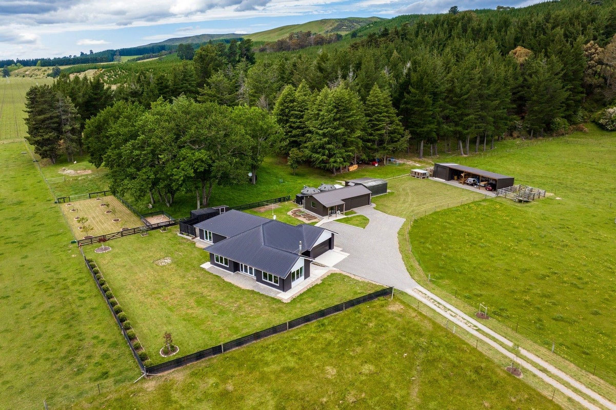 2617 State Highway 63, Blenheim - Carousel 1