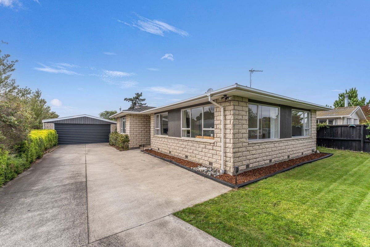 20 Four Elms Place, Parklands, Christchurch - Carousel 1