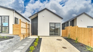 17 Horokaka Street, Massey, Auckland - Carousel 1