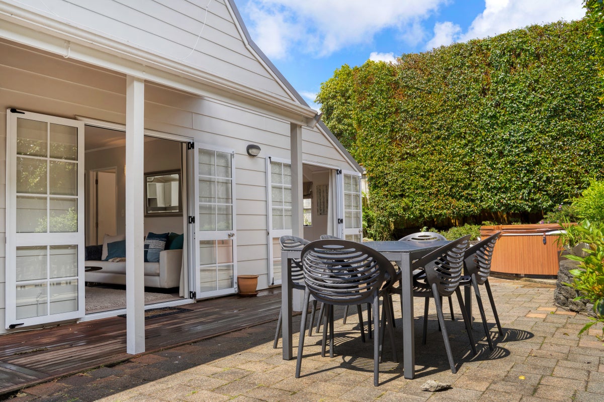 2/48 Woodside Avenue, Northcote, Auckland - Carousel 2