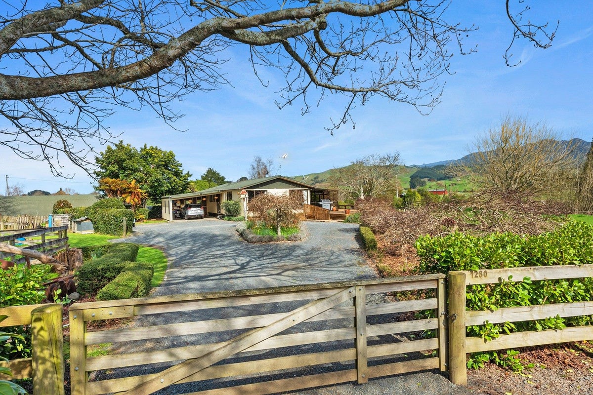 1280 Mcclure Street, Pirongia, Te Awamutu - Carousel 1