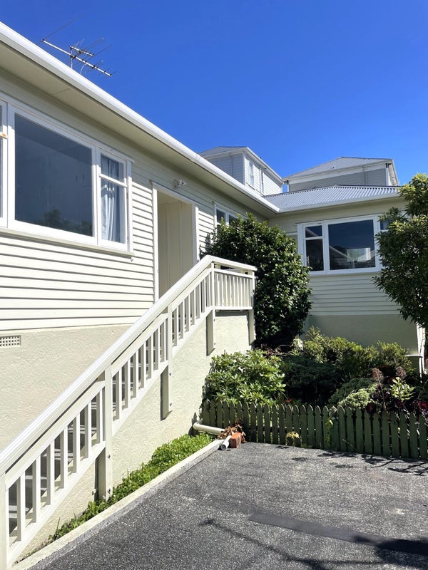 6 Papawai Terrace, Mount Cook, Wellington - Carousel 19