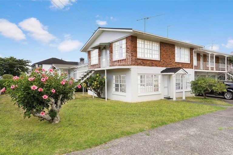 5/16 Queen Mary Avenue, Epsom, Auckland - Carousel 1