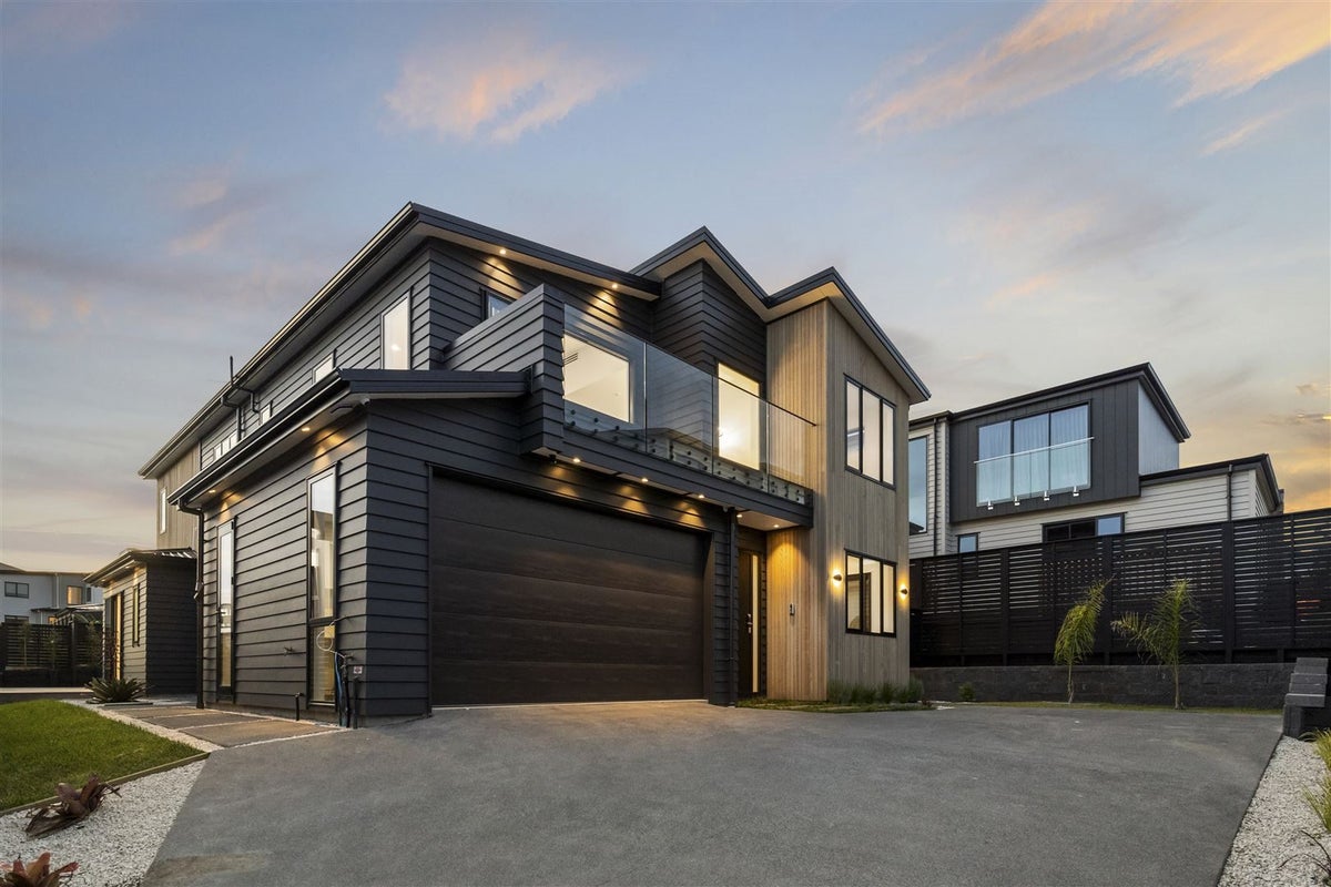 3 Fender Place, Long Bay, Auckland - Carousel 1