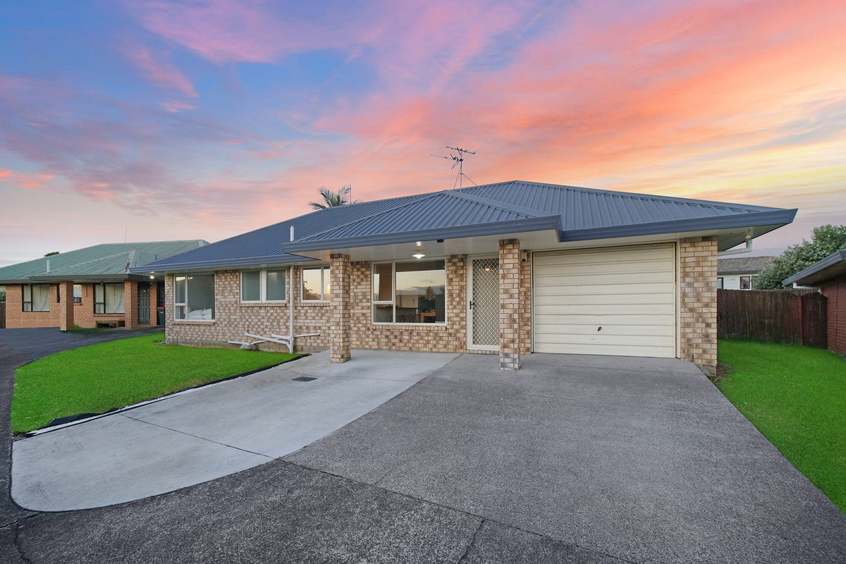 2/19 Wai Iti Place, Clendon Park, Auckland - Carousel 1