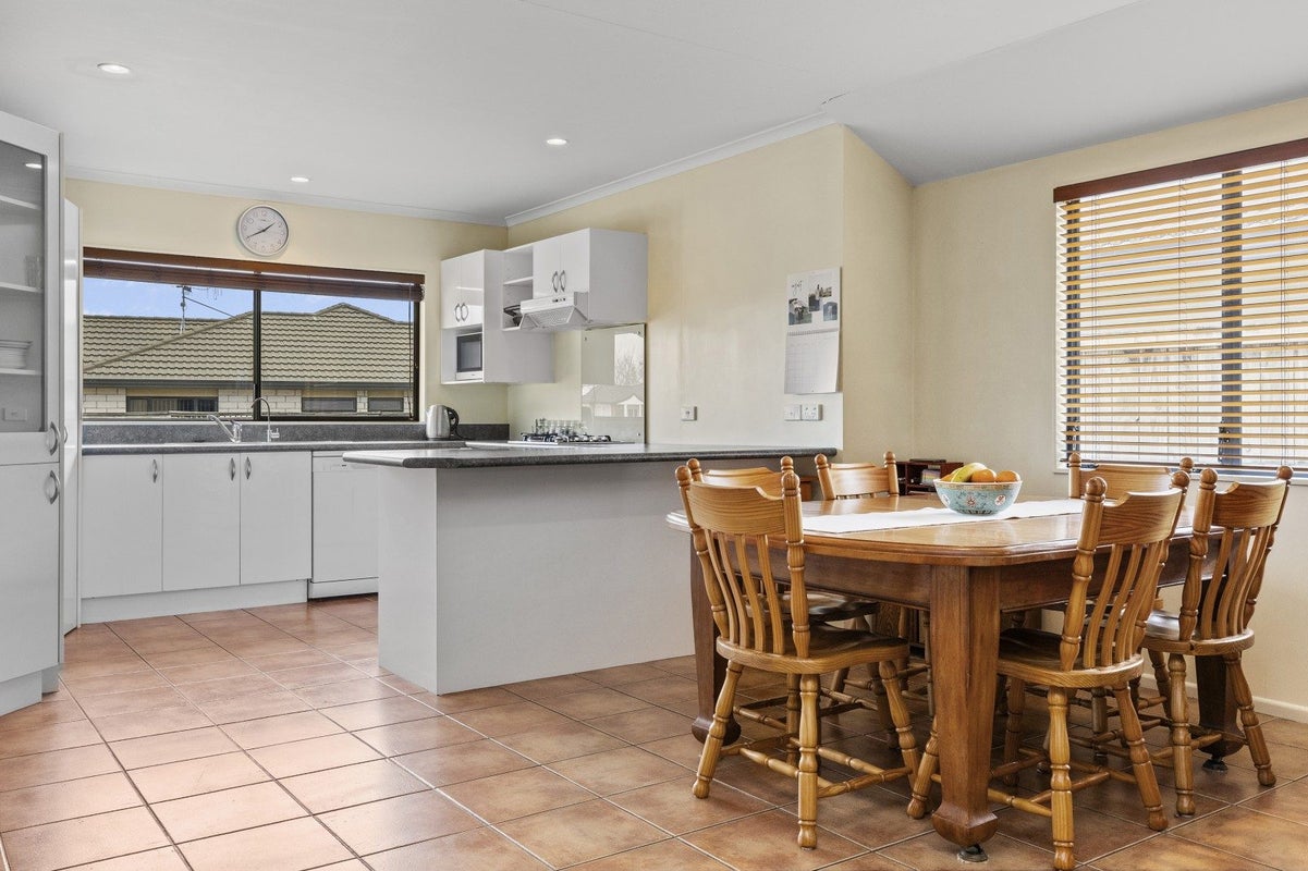 31 Balmoral Drive, Hilltop, Taupo - Carousel 2