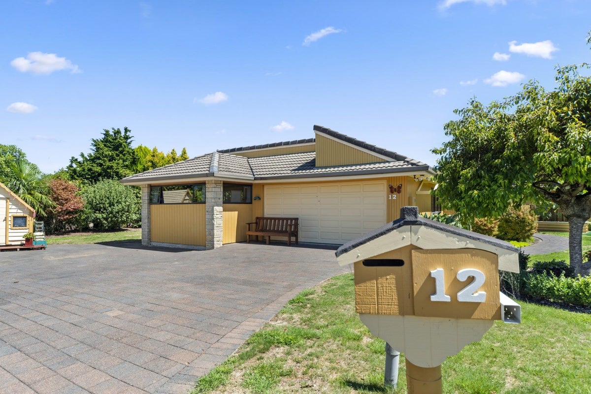 12 Belvedere Grove, Rangatira Park, Taupo - Carousel 1