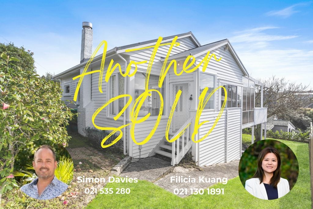 32 Selwyn Road, Cockle Bay, Auckland - Carousel 1