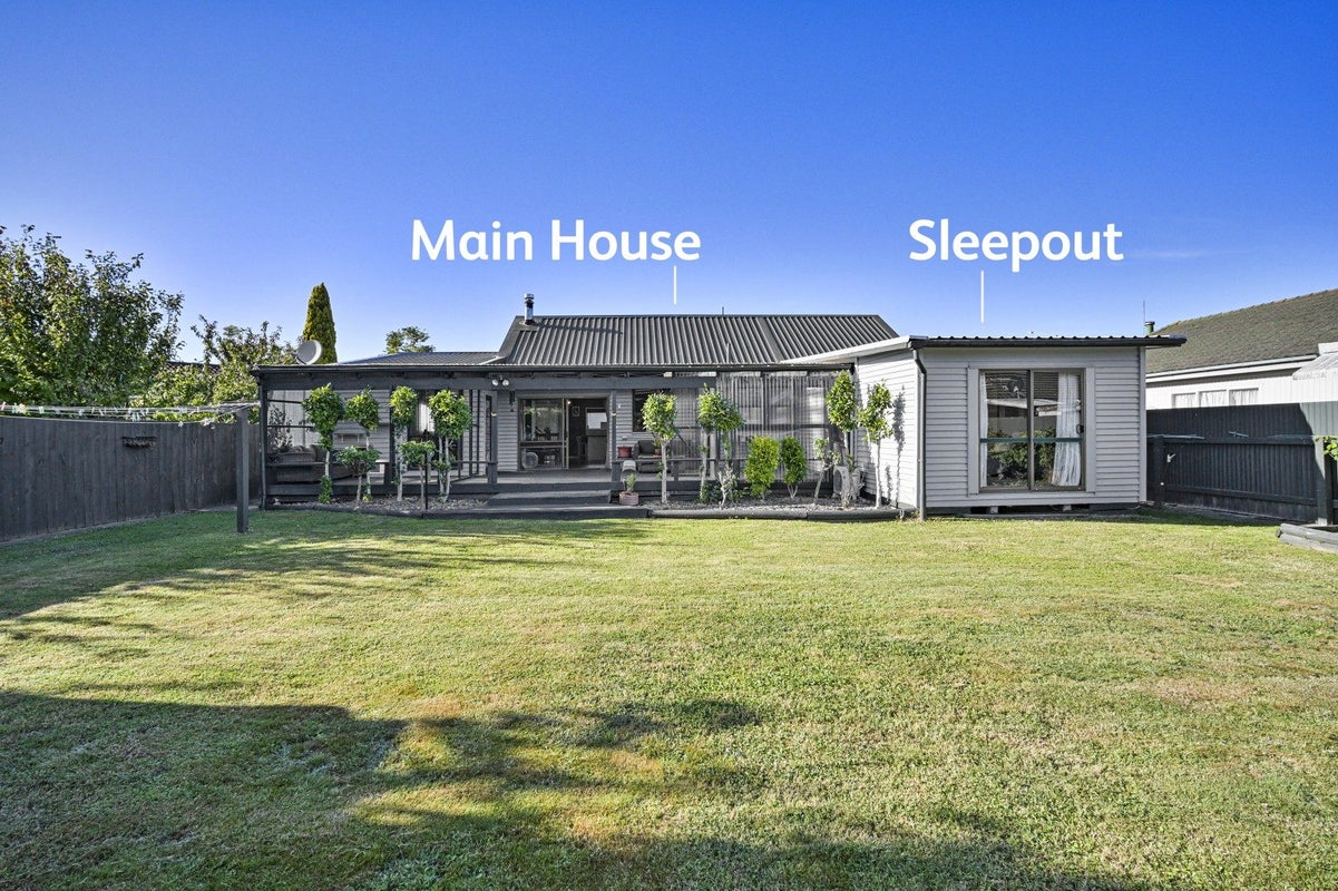1212 Jellicoe Street, Mayfair, Hastings - Carousel 2