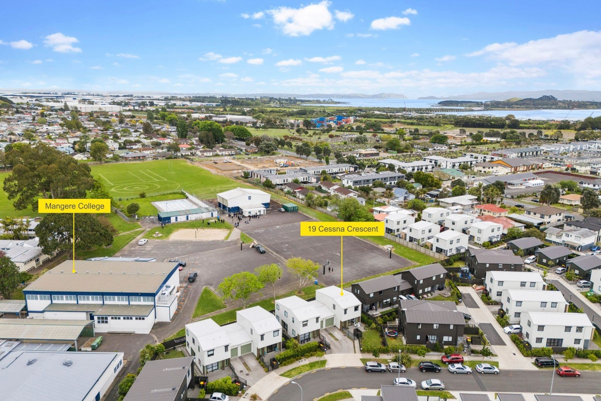 19 Cessna Crescent, Mangere, Auckland - Carousel 19
