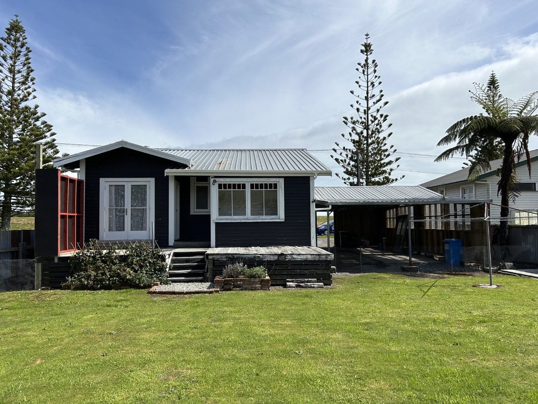 67 Nelson Quay, Cobden, Greymouth - Carousel 1