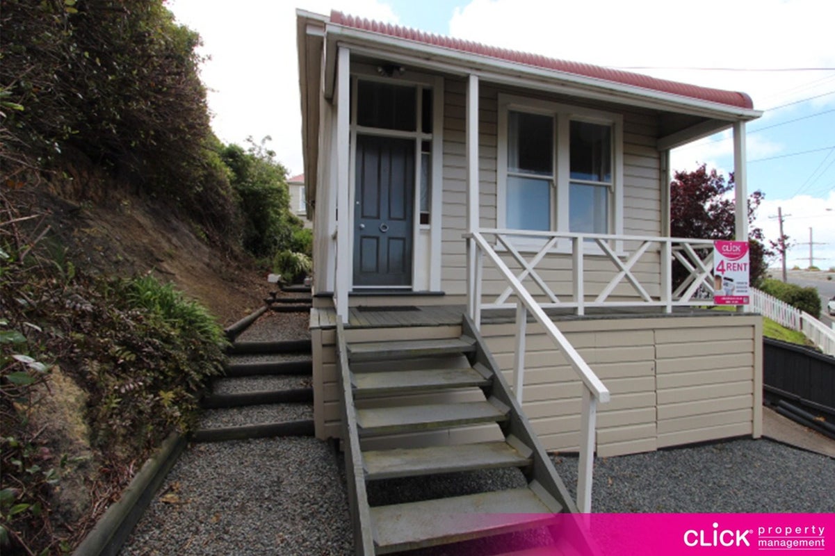 64 South Road, The Glen, Dunedin - Carousel 1