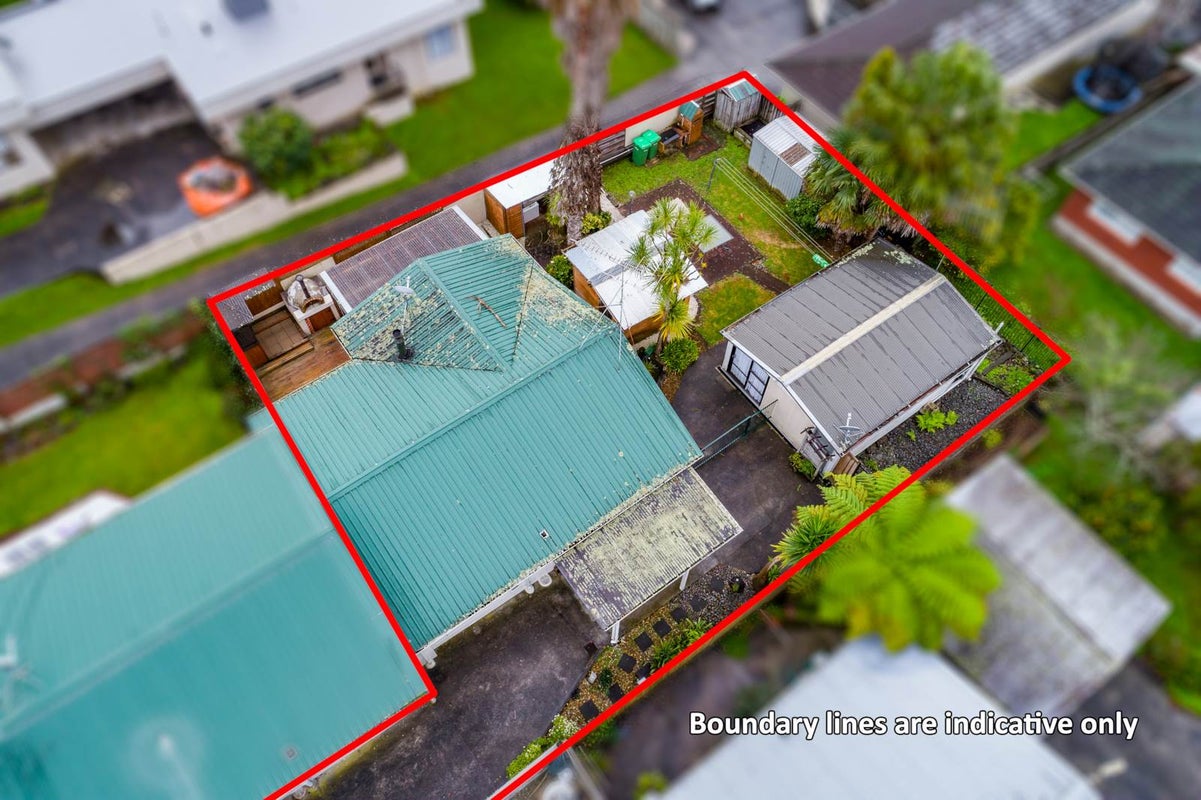 2/15 Pegler Drive, Howick, Auckland - Carousel 1