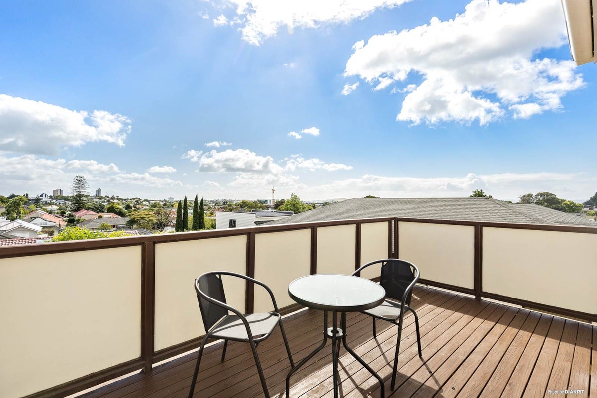 4/101A Wheturangi Road, Greenlane, Auckland - Carousel 1