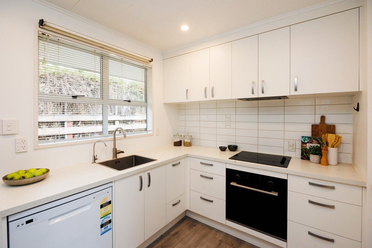 2A Worcester Street, West End, Palmerston North - Carousel 2